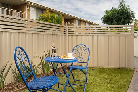 Rustic Charm Central & Sophisticated - Tourism Caloundra 5