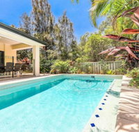 Large House with Pool - Tourism Caloundra