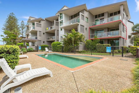 BEACH BLISS LUXURIOUS APARTMENT With POOL - Tourism Caloundra 0