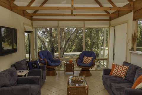 Tranquillity On Riverview 33 Riverview Drive - Tourism Caloundra 4