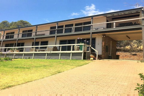 North Views Galore 3 Gulf Close - Tourism Caloundra 1