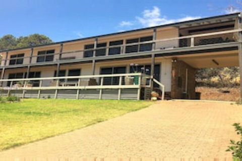 North Views Galore 3 Gulf Close - Tourism Caloundra 0