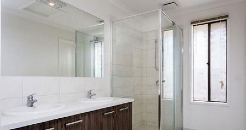 Pampas Grass Homestay - Tourism Caloundra 0