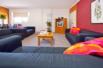 Bayplay Beach Accommodation - 2 Locations - Tourism Caloundra 6