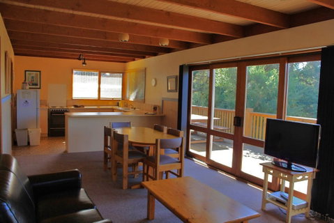 Bayplay Beach Accommodation - 2 Locations - Tourism Caloundra 5