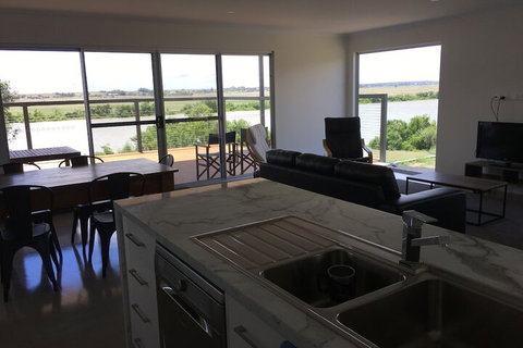 Matts River Rest - Tourism Caloundra 3