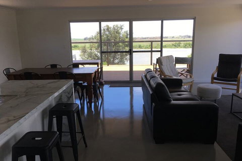 Matts River Rest - Tourism Caloundra 5