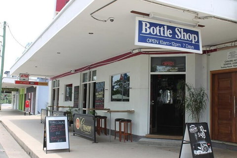 Carlon's Hotel - Tourism Caloundra 1