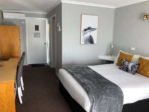 Country Roads Motor Inn - Tourism Caloundra 2