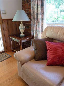 Australian Home Away At Eltham Venn Cottage - Tourism Caloundra 5