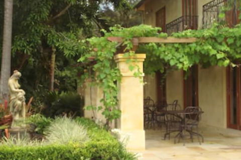 Abbie's Byron Bay Villa - Tourism Caloundra 2