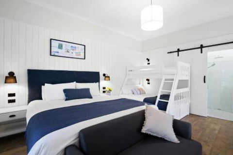 Surfaris Retreat - Tourism Caloundra 1