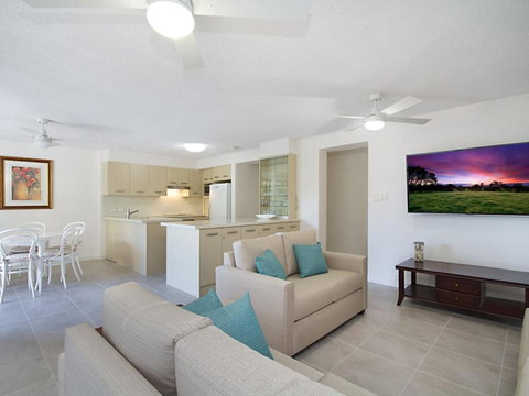 Woobera Unit 14 On The Hill Overlooking Tweed Heads & Coolangatta - Tourism Caloundra 2