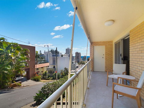Woobera Unit 14 On The Hill Overlooking Tweed Heads & Coolangatta - Tourism Caloundra 1