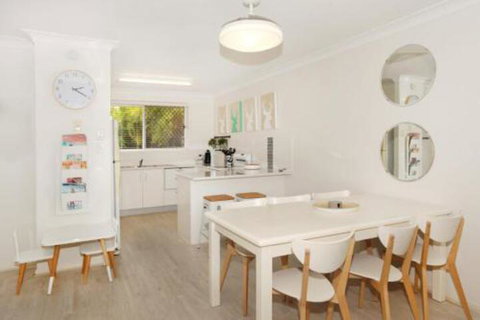 Unit 1 / 14 Tamarindus Street Marcoola Beach Pet Friendly 300 BOND Linen Supplied - Tourism Caloundra 4