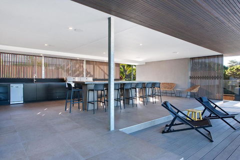 Blueys Beach House 5 Bedroom - Tourism Caloundra 1