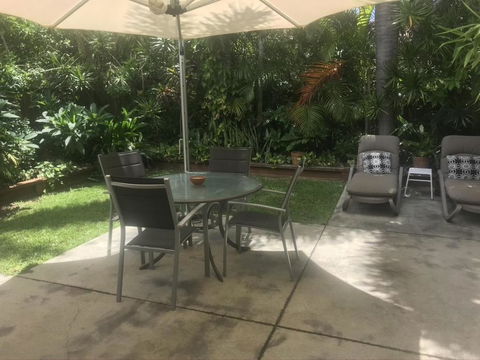 Jimmys Shout Pet Friendly - Tourism Caloundra 1
