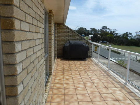 Central Luxury With Fabulous Views - Tourism Caloundra 4