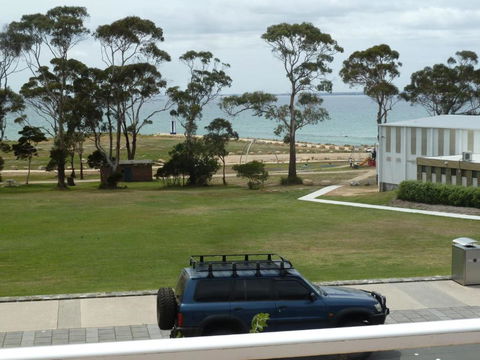 Central Luxury With Fabulous Views - Tourism Caloundra 6
