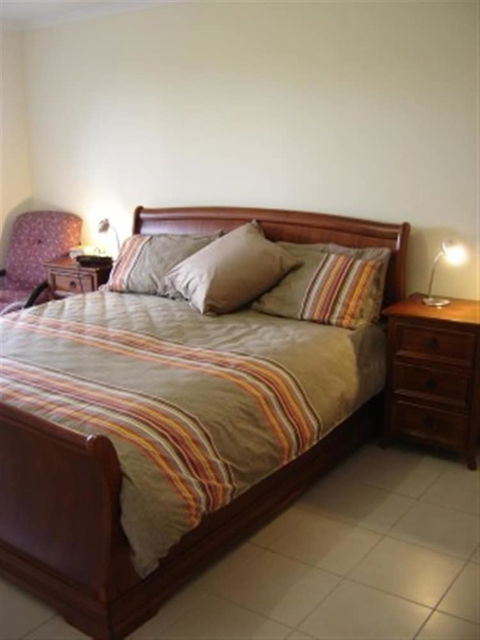 Lantauanan - Tourism Caloundra 2