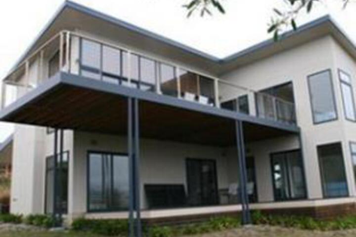 Binalong Bay TAS Tourism Caloundra