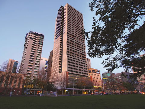 Oaks Melbourne On William Suites - Tourism Caloundra 2