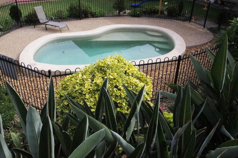 Great Divide Motor Inn - Tourism Caloundra 3