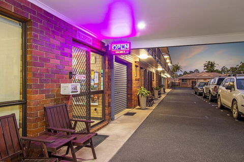 Coast Inn Motel - Tourism Caloundra 1