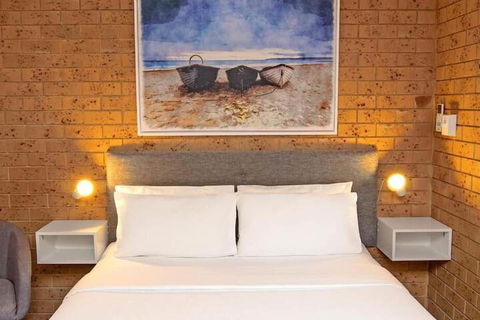 Coast Inn Motel - Tourism Caloundra 6