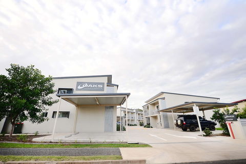 Oaks Middlemount Suites - Tourism Caloundra 2