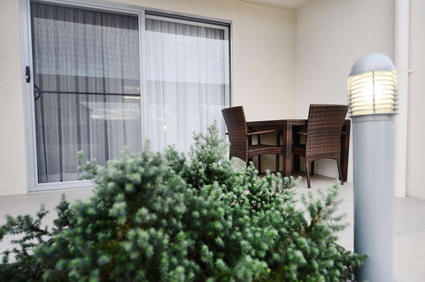 Oaks Middlemount Suites - Tourism Caloundra 4
