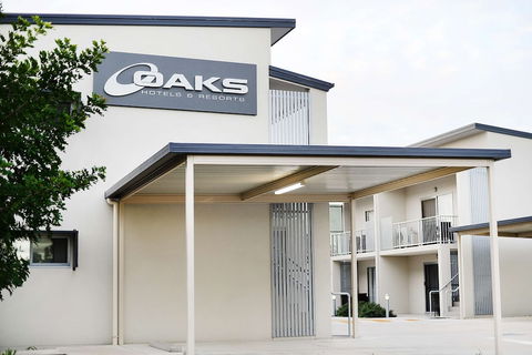 Oaks Middlemount Suites - Tourism Caloundra 3