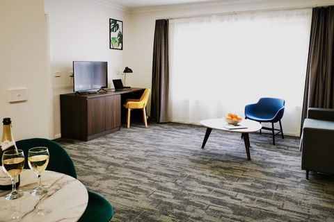 Littomore Bathurst - Tourism Caloundra 4