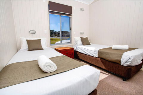 Reflections Holiday Parks Shaws Bay - Tourism Caloundra 6