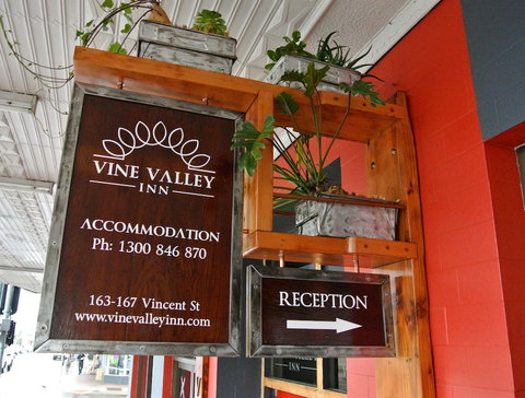 Vine Valley Inn - Tourism Caloundra 0