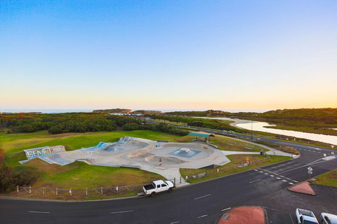 Lady Bay Resort - Tourism Caloundra 3