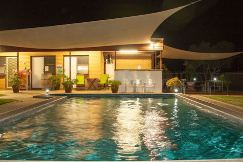 Angaston Vineyards Motel - Tourism Caloundra 6