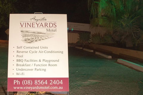 Angaston Vineyards Motel - Tourism Caloundra 2
