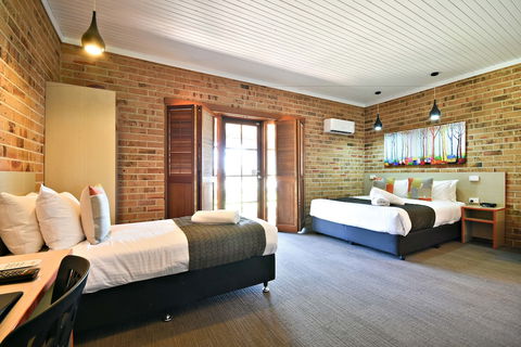 Nightcap At Macquarie Inn - Tourism Caloundra 4