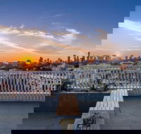 Oaks Melbourne South Yarra Suites - Tourism Caloundra