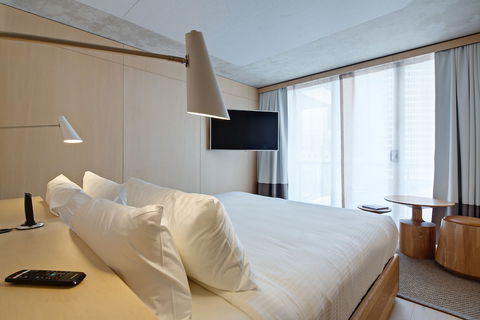 Zara Tower Hotel - Tourism Caloundra 2