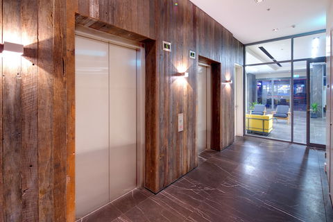 Zara Tower Hotel - Tourism Caloundra 1