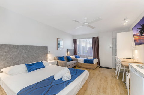 Beach House Motel - Tourism Caloundra 5