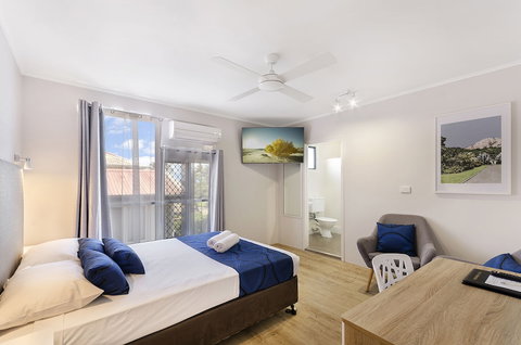 Beach House Motel - Tourism Caloundra 3