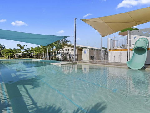 Queens Beach Tourist Village - Tourism Caloundra 6