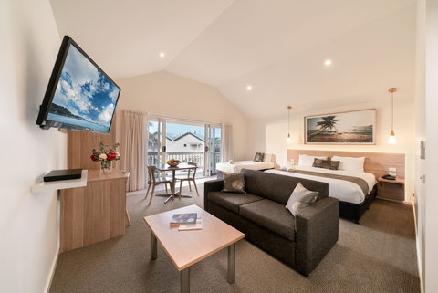Boathouse Resort Studios & Suites - Tourism Caloundra 6
