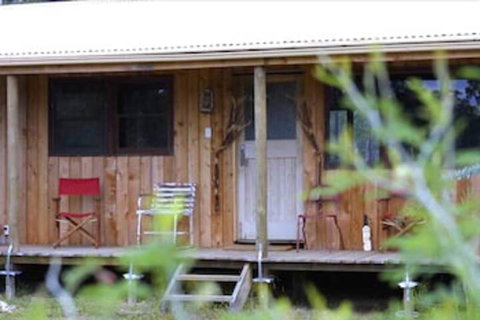 Lovedale Cottages - Tourism Caloundra 6