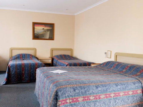 Reef Motor Inn - Tourism Caloundra 6