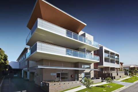 Charlestown Executive Apartments - Tourism Caloundra 0