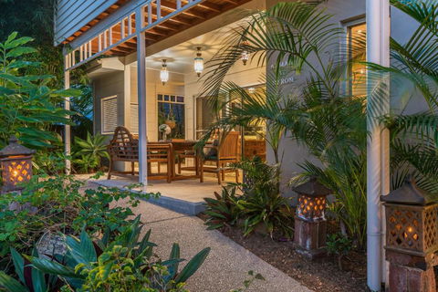 Aaman & Cinta Luxury Villas - Tourism Caloundra 3